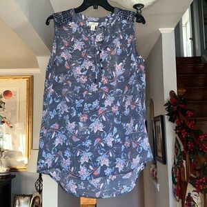 🌺 St. John’s Bay Floral Sleeveless Shell Top Sz L